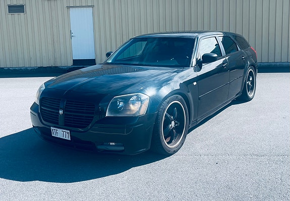 Dodge Magnum 2 of 12