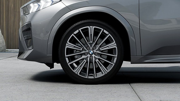 BMW iX2 7 of 13