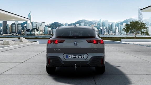 BMW iX2 5 of 13