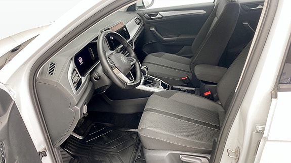 Volkswagen T-Roc 8 of 13