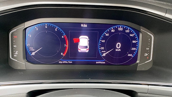 Volkswagen T-Roc 6 of 13