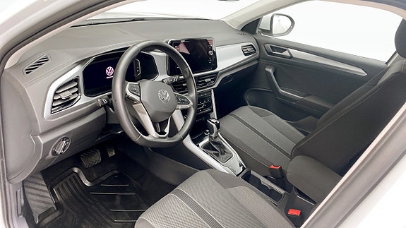 Volkswagen T-Roc 7 of 13