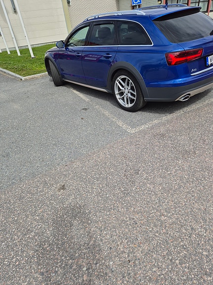 Audi A6 allroad 4 of 5