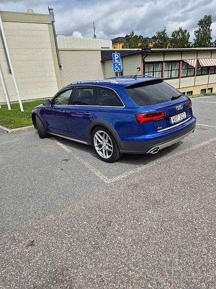 Audi A6 allroad 2 of 5