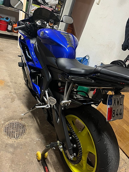 Yamaha YZF-R6 5 of 7