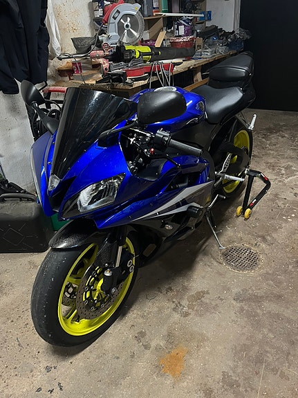 Yamaha YZF-R6 3 of 7