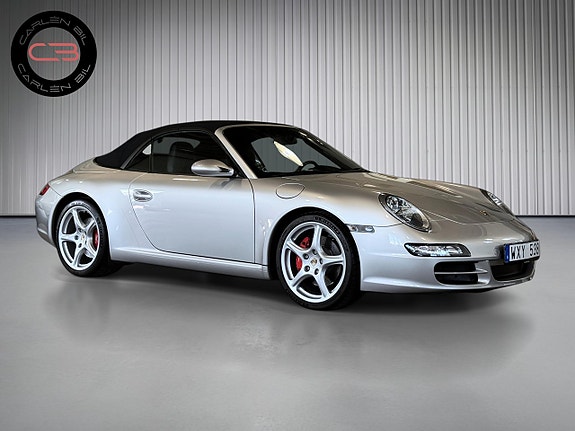 Porsche 911 Carrera S 3 of 5