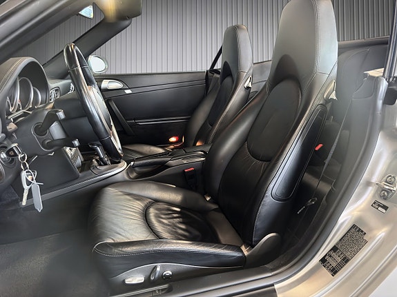Porsche 911 Carrera S 12 of 18