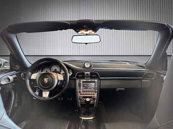 Porsche 911 Carrera S 14 of 18