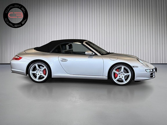 Porsche 911 Carrera S 4 of 5