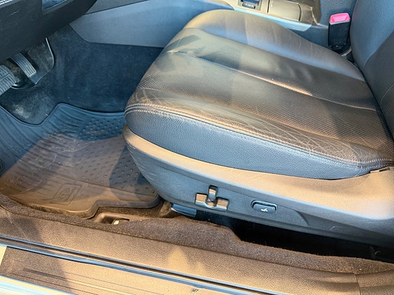 Subaru Legacy 5 of 5
