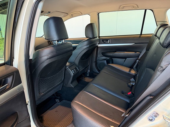 Subaru Legacy 7 of 8