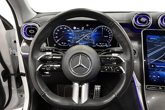 Mercedes-Benz GLC300 e 16 of 26