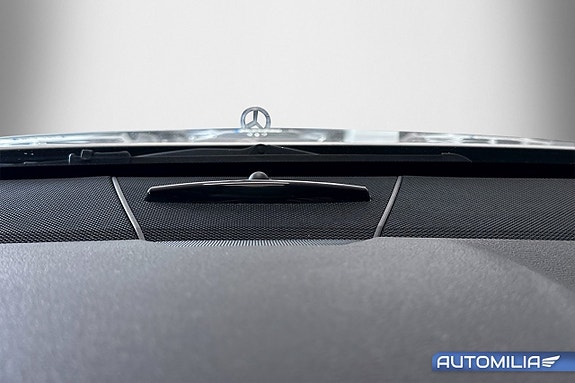 Mercedes-Benz E220 12 of 18