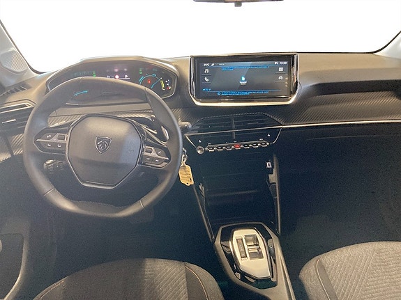 Peugeot 208 3 of 5