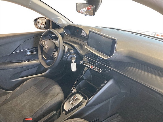 Peugeot 208 14 of 14