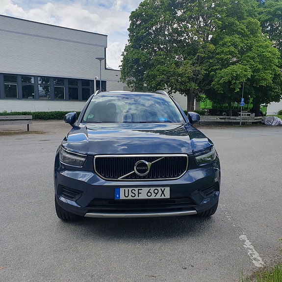 Volvo XC40 3 of 5