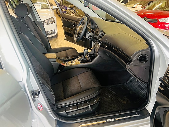 BMW 520i 8 of 15
