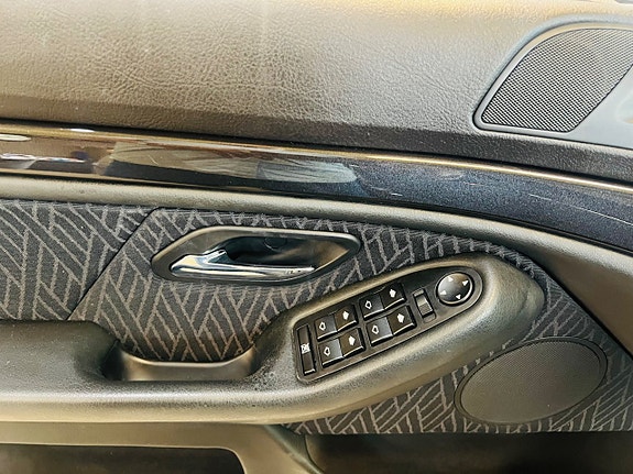 BMW 520i 11 of 15