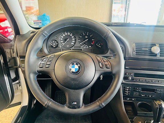 BMW 520i 10 of 15