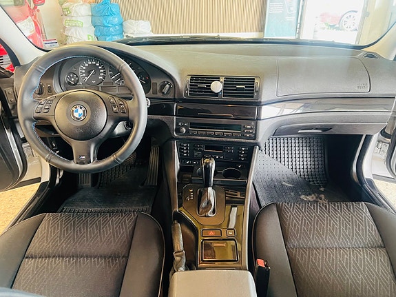 BMW 520i 7 of 15