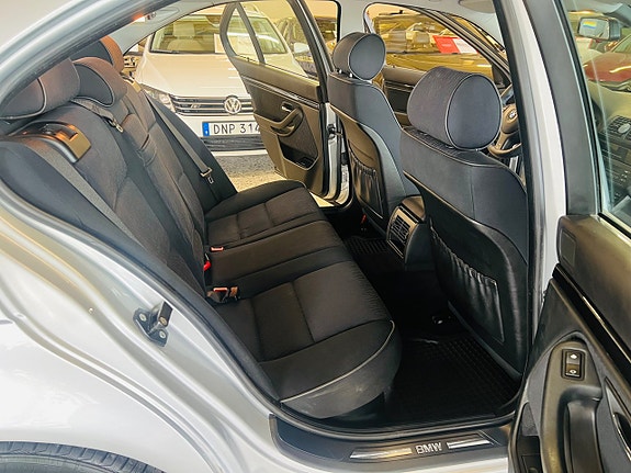 BMW 520i 9 of 15