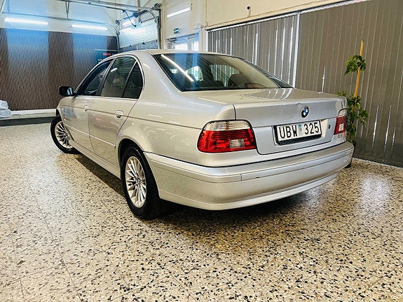 BMW 520i 5 of 5