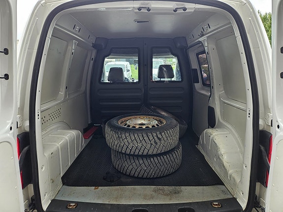 Volkswagen Caddy 2 of 5