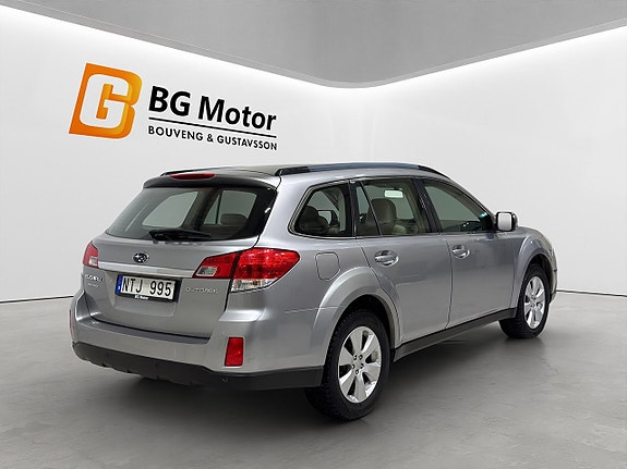 Subaru Outback 4 of 5