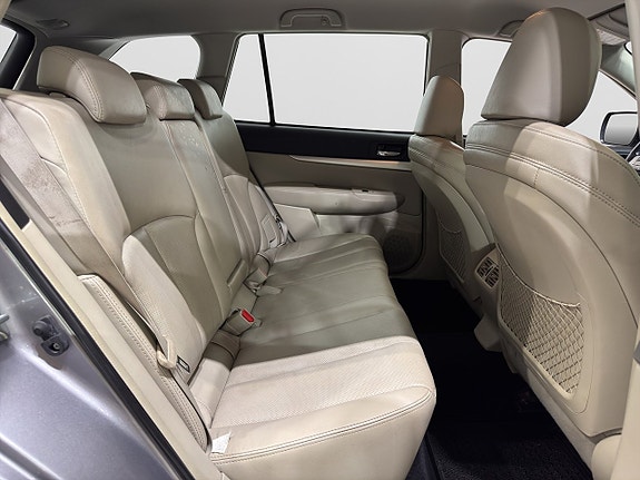 Subaru Outback 11 of 23