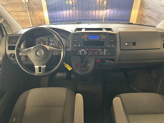 Volkswagen Caravelle 11 of 18