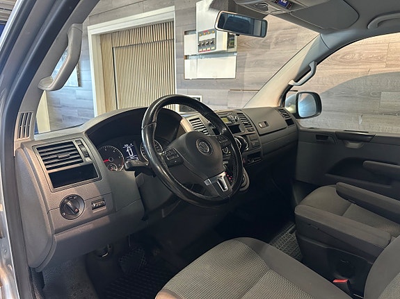 Volkswagen Caravelle 6 of 18
