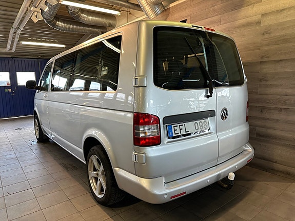 Volkswagen Caravelle 3 of 5