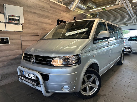 Volkswagen Caravelle 4 of 5