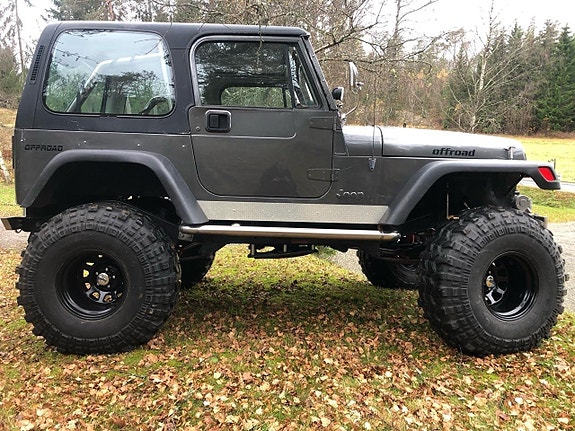 Jeep Wrangler 4 of 7