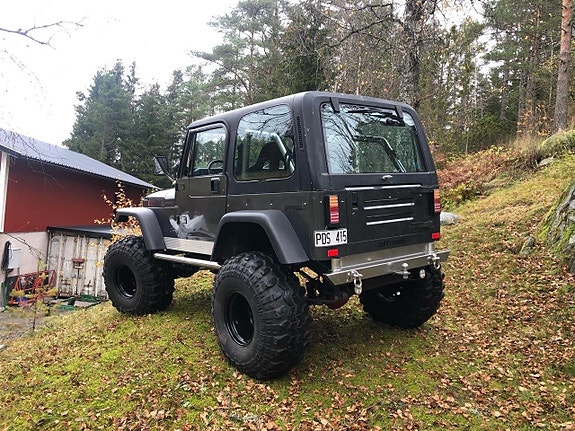 Jeep Wrangler 5 of 7