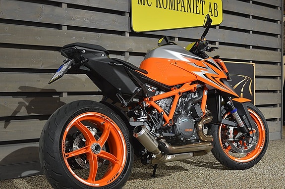 KTM 1290 Super Duke R Evo 3 of 5