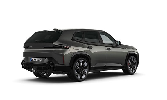 BMW XM 2 of 4