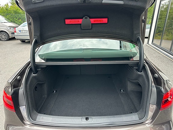 Audi A4 24 of 27