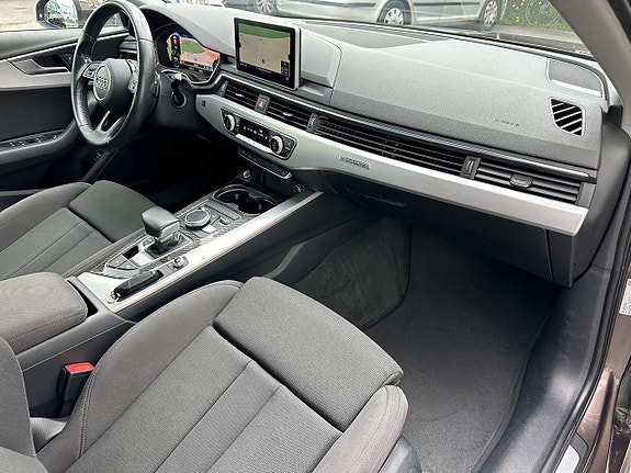 Audi A4 15 of 27