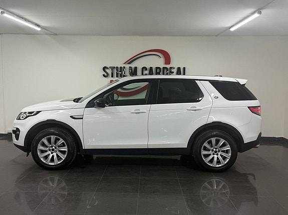 Land Rover Discovery Sport 3 of 5