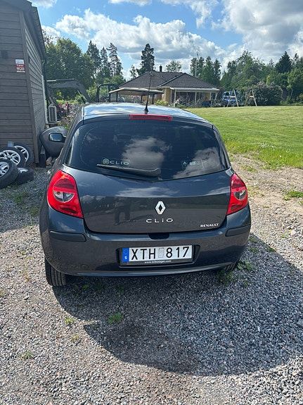 Renault Clio 2 of 3