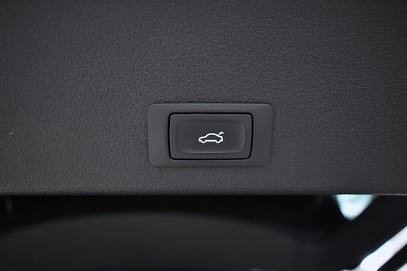 Audi e-tron 7 of 23