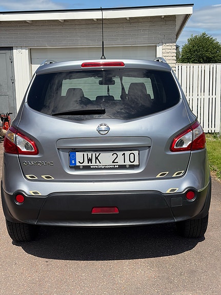 Nissan Qashqai+2 4 of 4