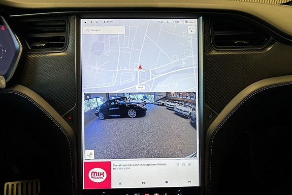 Tesla Model X 12 of 15