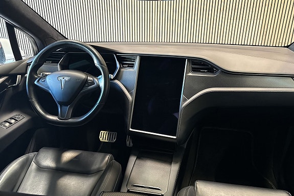 Tesla Model X 6 of 15