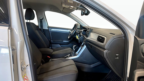 Volkswagen T-Roc 3 of 5
