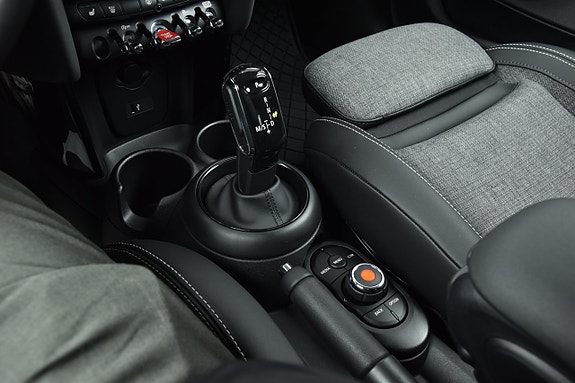 MINI Cooper S 16 of 24