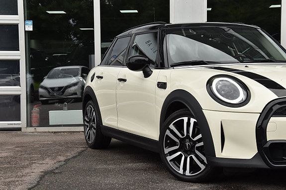 MINI Cooper S 4 of 5