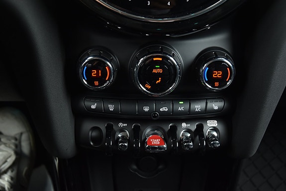 MINI Cooper S 17 of 24